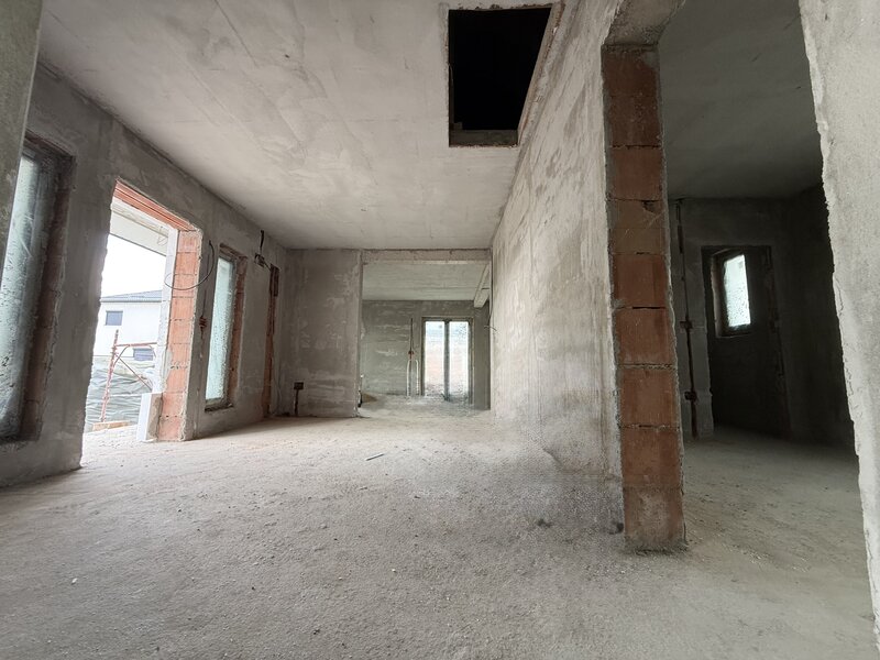 Domnesti, ansamblu case individuale pe parter, curte 400 m