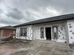 Domnesti, ansamblu case individuale pe parter, curte 400 m